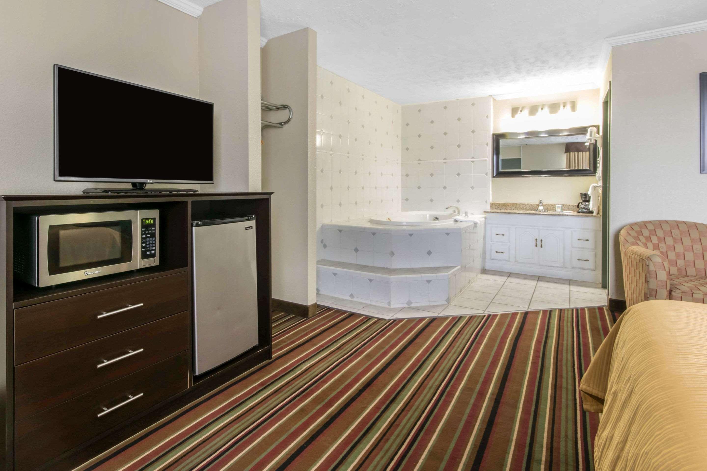 Quality Inn & Suites Horse Cave Εξωτερικό φωτογραφία