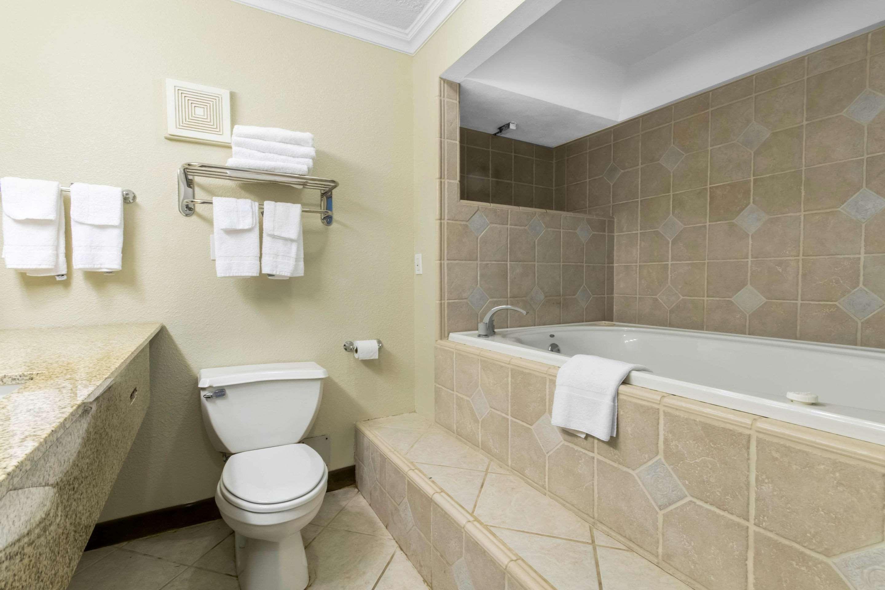 Quality Inn & Suites Horse Cave Εξωτερικό φωτογραφία