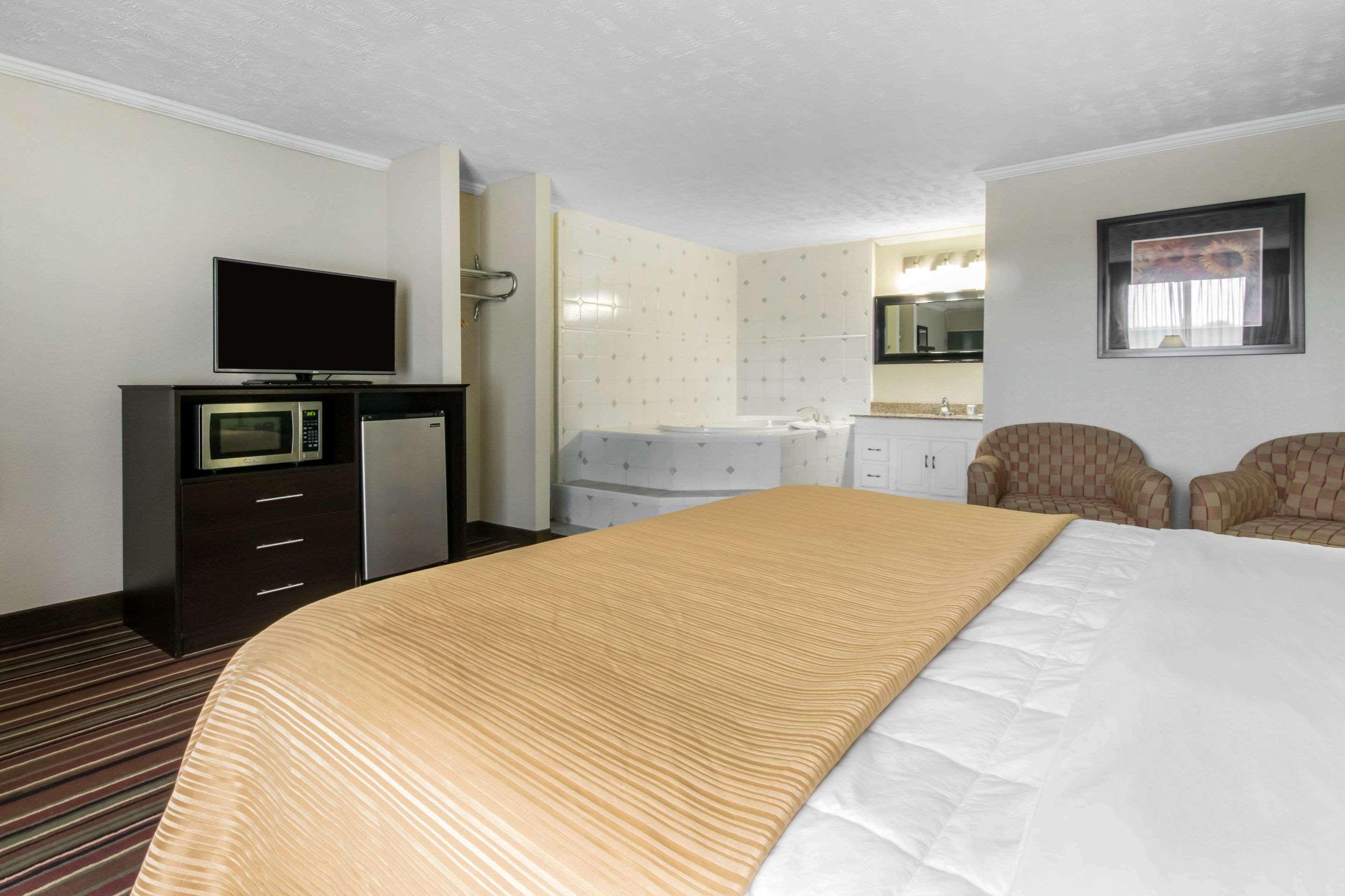 Quality Inn & Suites Horse Cave Εξωτερικό φωτογραφία